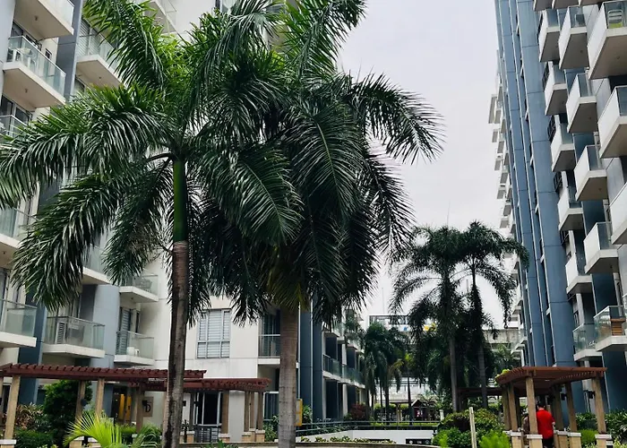Unit At One Palm Tree Across Naia Terminal 3 Apartahotel Manila