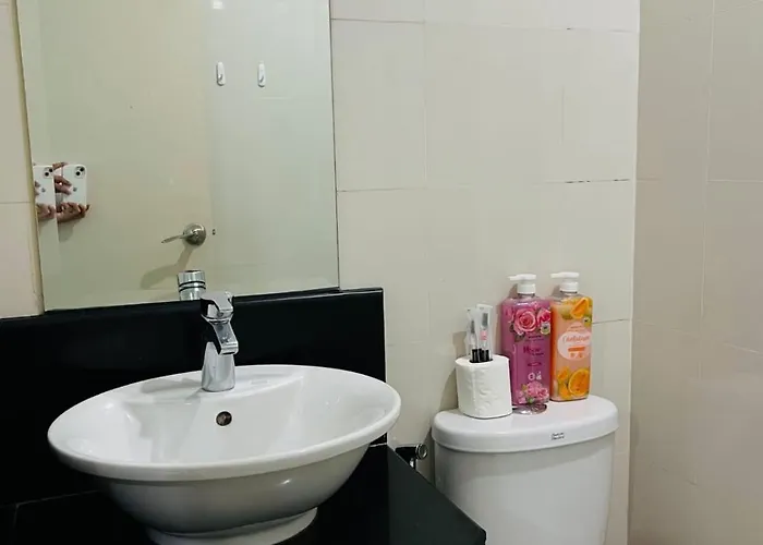 Unit At One Palm Tree Across Naia Terminal 3 4*